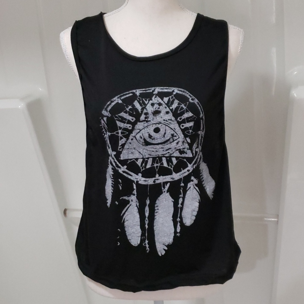 Graphic tee